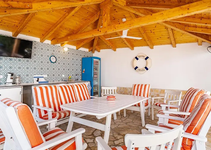 Apartamento Stunning In With Wifi Pula