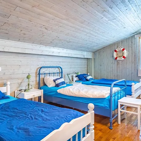 Beautiful Apartment In Pula With Swimming Pool 풀라