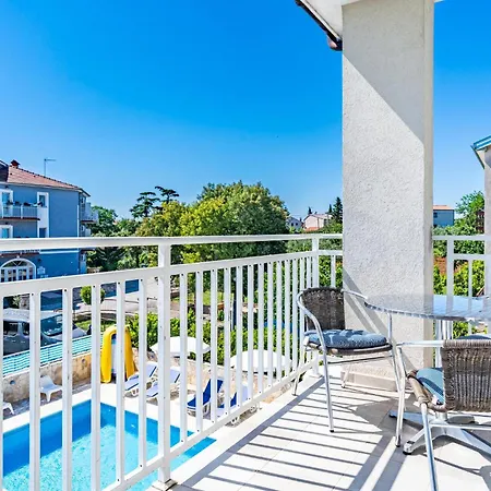 Beautiful In With Swimming Pool Пула