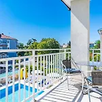 4 Bedroom Beautiful In פולה